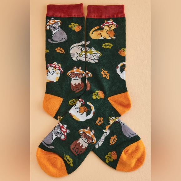 EARTHBOUND Accessories - Earthbound EBX Meowshrooms Socks, NWT